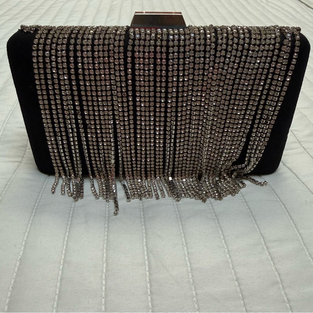 AKIRA Elegant black clutch